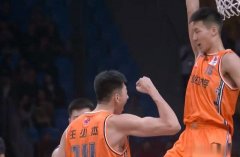 大学生队VS星锐队：中国篮球的新星们在全明星赛交上了欣慰的答卷