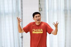 中国男篮最新名单出炉：杜锋放弃超级蓝领，一人落选惹争议