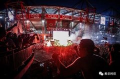 希腊足球豪门再夺联赛冠军  球迷场外群聚庆祝忘防疫