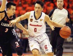 广东男篮最可惜的球员，17岁惊艳世界篮坛，28岁黯然退役